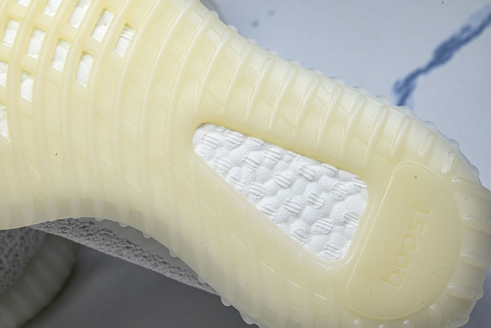 CP9366 YEEZY BOOST 350 V2 CREAM/WHITE