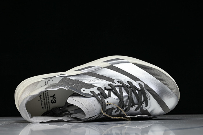 KZ9045 Y-3 ADIOS PRO 4 CHALK WHITE/SILVER METALLIC/LIGHT SOLID GREY