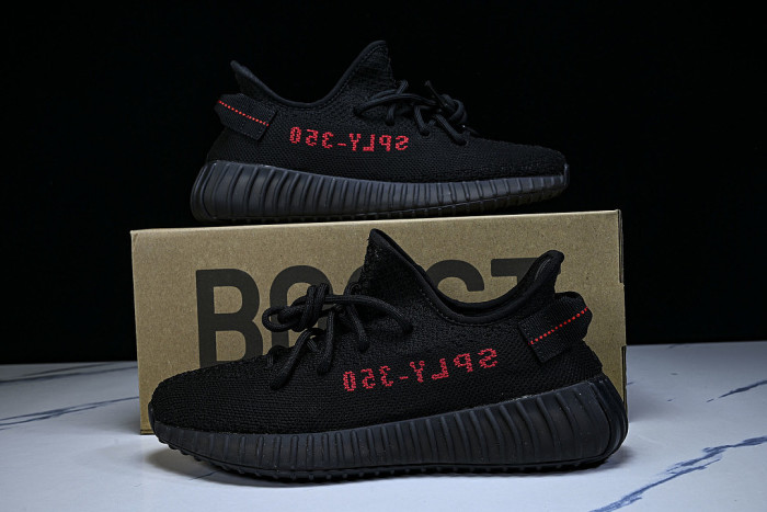 CP9652 YEEZY BOOST 350 V2 CORE BLACK/CORE BLACK/RED