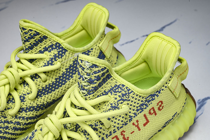 B37572 YEEZY BOOST 350 V2 SEMI FROZEN YELLOW/RAW STEEL/RED