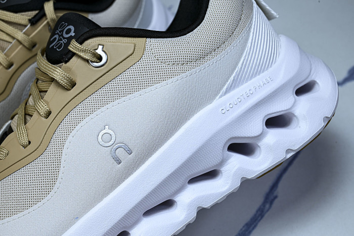ON X THE SECOND GENERATION SERIES OF CASUAL RUNNING SHOES BROWN/LIGHT GRAY
