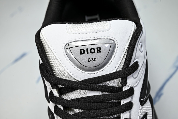 MEN'S BREATHABLE CASUAL THICK SOLED B30 LACE UP RUNNING SHOES 2026 NEW STYLE WHITE/BLACK