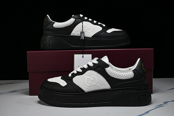 CHUNKY B MONOCHROME CARAMEL COLORED THICK SOLED CASUAL SNEAKERS BLACK/WHITE