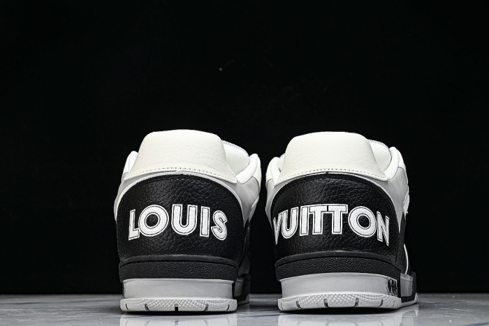 TRAINER COST EFFECTIVE MEN'S AND WOMEN'S SPORTS SHOES WHITE/BLACK