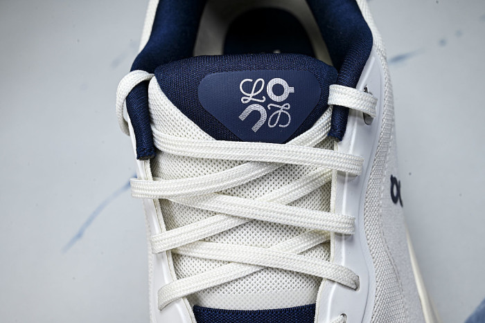 ON X THE SECOND GENERATION SERIES OF CASUAL RUNNING SHOES LIGHT GRAY/GREY