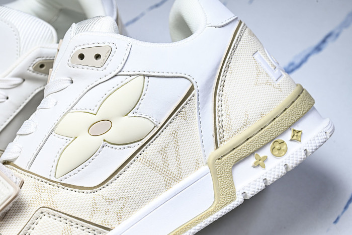 TRAINER COST EFFECTIVE MEN'S AND WOMEN'S SPORTS SHOES LIGHT WHEAT/WHITE
