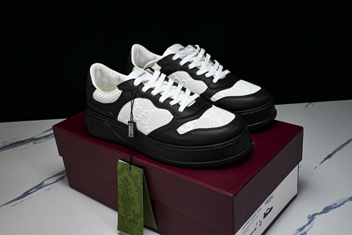 CHUNKY B MONOCHROME CARAMEL COLORED THICK SOLED CASUAL SNEAKERS BLACK/WHITE