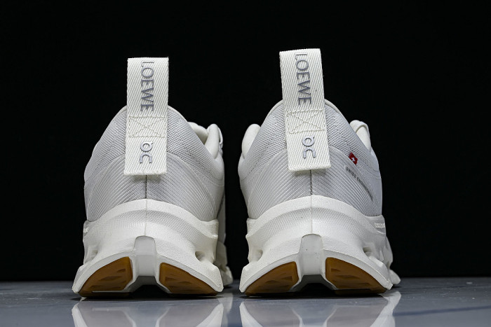 ON X THE SECOND GENERATION SERIES OF CASUAL RUNNING SHOES LIGHT GRAY/GREY
