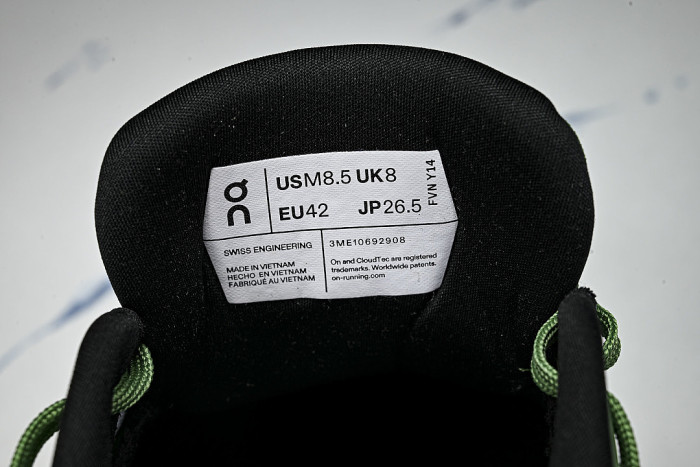 ON X THE SECOND GENERATION SERIES OF CASUAL RUNNING SHOES DARK GREEN/GREEN