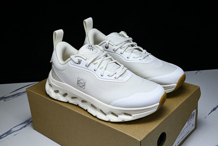 ON X THE SECOND GENERATION SERIES OF CASUAL RUNNING SHOES LIGHT GRAY/GREY
