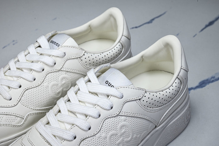 CHUNKY B MONOCHROME CARAMEL COLORED THICK SOLED CASUAL SNEAKERS WHITE/PURE WHITE