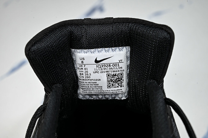 IQ3928-001 AIR ZOOM PEGASUS 42 BREATHABLE AND LIGHTWEIGHT RUNNING SHOES BLACK/INKINESS