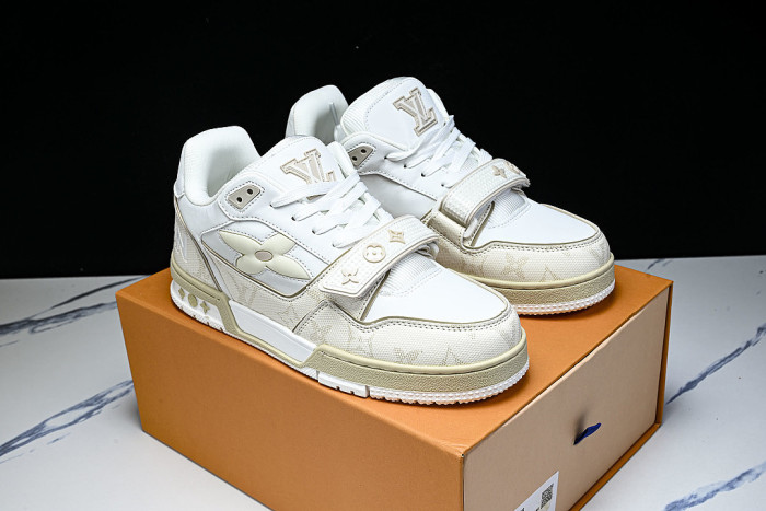 TRAINER COST EFFECTIVE MEN'S AND WOMEN'S SPORTS SHOES LIGHT WHEAT/WHITE