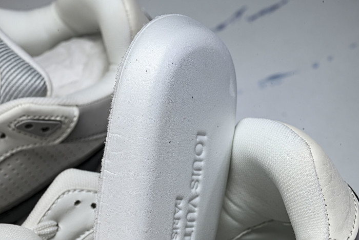 TRAINER COST EFFECTIVE MEN'S AND WOMEN'S SPORTS SHOES WHITE/BLACK