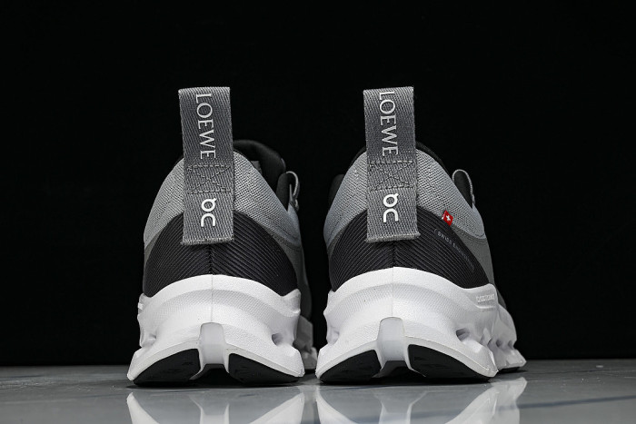 ON X THE SECOND GENERATION SERIES OF CASUAL RUNNING SHOES DARK GRAY/CONCRETE GREY