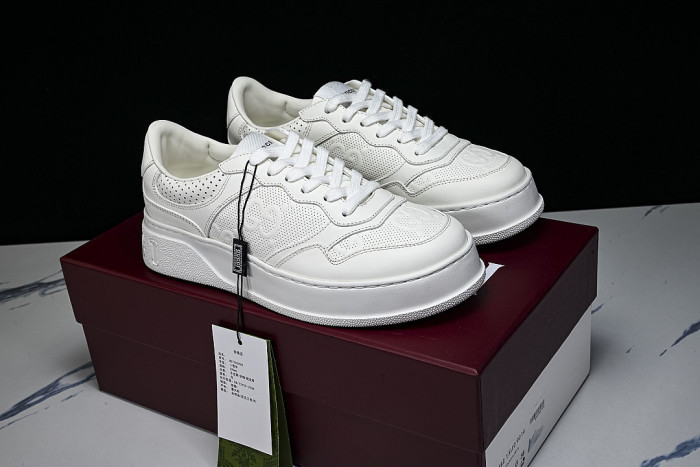 CHUNKY B MONOCHROME CARAMEL COLORED THICK SOLED CASUAL SNEAKERS WHITE/PURE WHITE