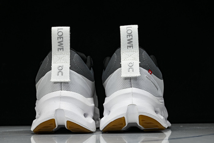 ON X THE SECOND GENERATION SERIES OF CASUAL RUNNING SHOES LIGHT GRAY/GREY