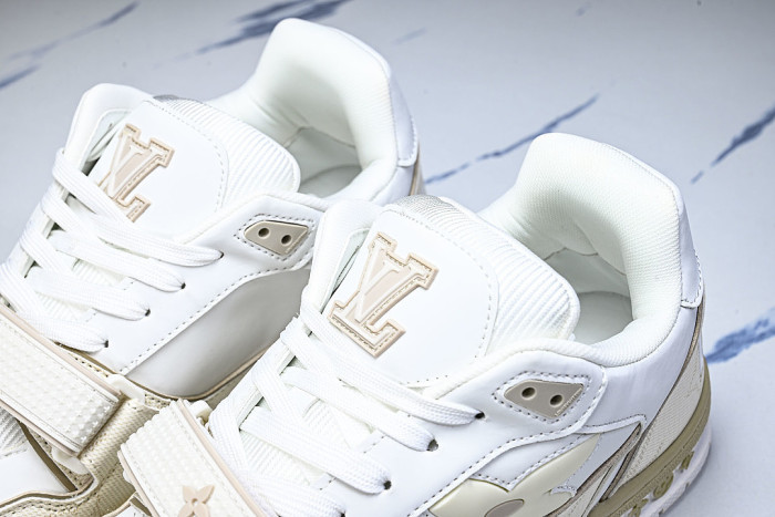 TRAINER COST EFFECTIVE MEN'S AND WOMEN'S SPORTS SHOES LIGHT WHEAT/WHITE