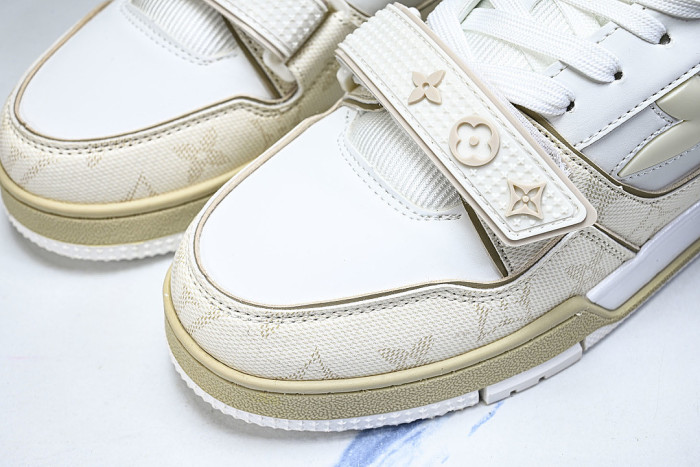 TRAINER COST EFFECTIVE MEN'S AND WOMEN'S SPORTS SHOES LIGHT WHEAT/WHITE