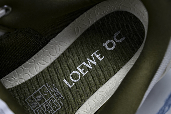ON X THE SECOND GENERATION SERIES OF CASUAL RUNNING SHOES LIGHT GRAY/ARMY GREEN