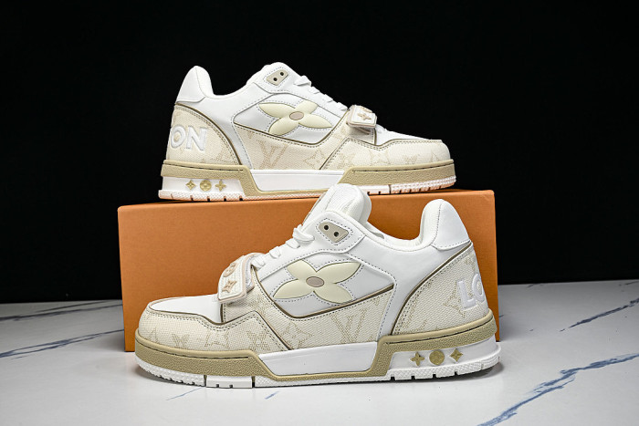 TRAINER COST EFFECTIVE MEN'S AND WOMEN'S SPORTS SHOES LIGHT WHEAT/WHITE