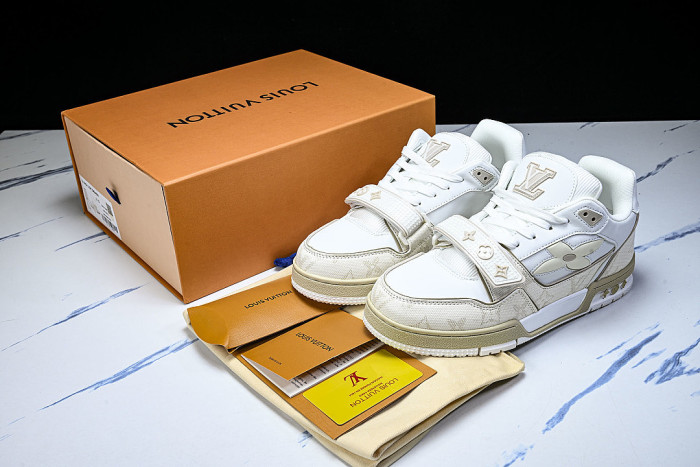 TRAINER COST EFFECTIVE MEN'S AND WOMEN'S SPORTS SHOES LIGHT WHEAT/WHITE