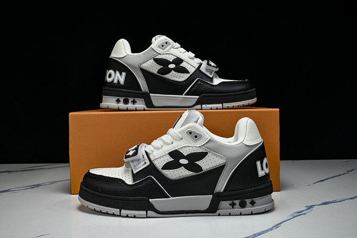 TRAINER COST EFFECTIVE MEN'S AND WOMEN'S SPORTS SHOES WHITE/BLACK