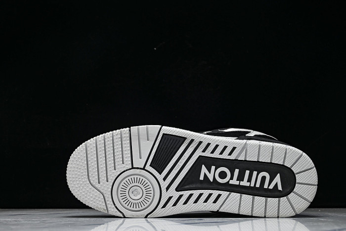 TRAINER COST EFFECTIVE MEN'S AND WOMEN'S SPORTS SHOES WHITE/BLACK
