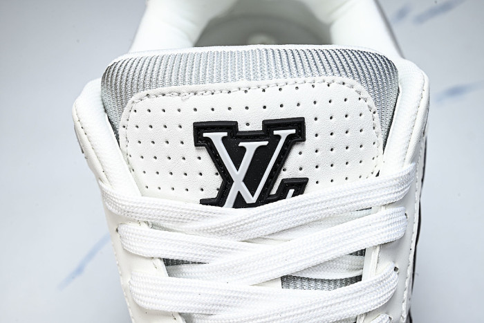 TRAINER COST EFFECTIVE MEN'S AND WOMEN'S SPORTS SHOES WHITE/BLACK