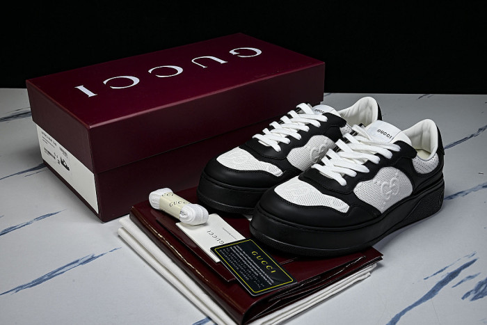 CHUNKY B MONOCHROME CARAMEL COLORED THICK SOLED CASUAL SNEAKERS BLACK/WHITE