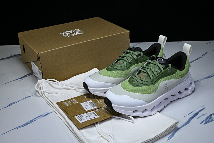 ON X THE SECOND GENERATION SERIES OF CASUAL RUNNING SHOES DARK GREEN/GREEN