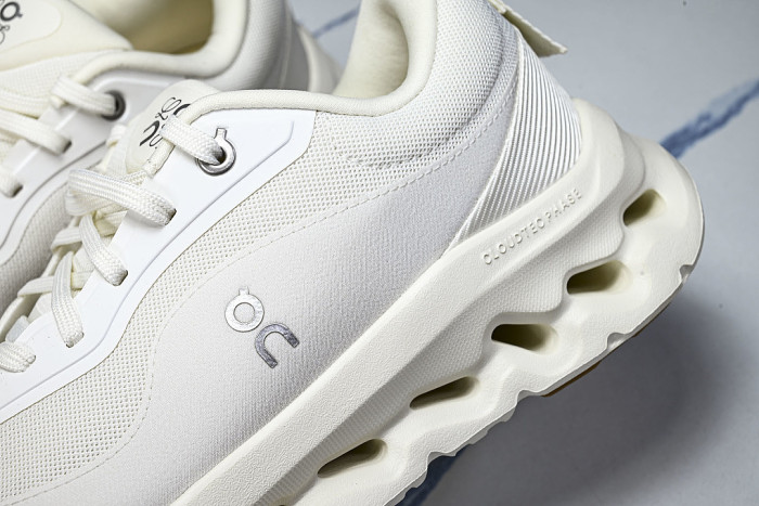 ON X THE SECOND GENERATION SERIES OF CASUAL RUNNING SHOES LIGHT GRAY/GREY
