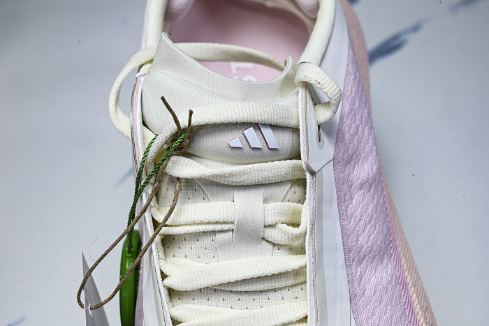 KJ0392 HYPERBOOST EDGE OFF WHITE/CLEAR PINK/CLEAR PINK