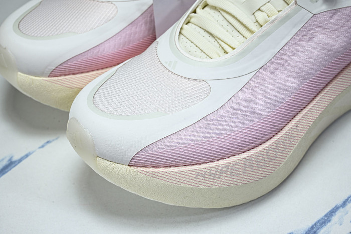 KJ0392 HYPERBOOST EDGE OFF WHITE/CLEAR PINK/CLEAR PINK