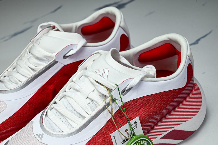 KI1913 HYPER BOOST EDGE CLOUD WHITE/PURE RUBY/ZERO METALIC