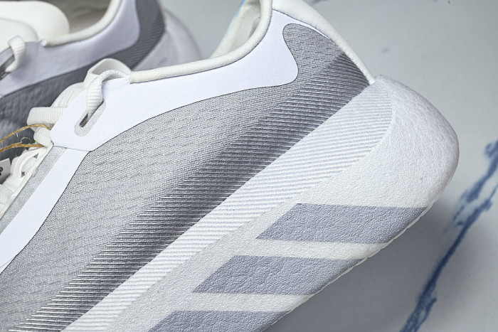 KK0288 HYPER BOOST EDGE CLOUD WHITE/LIGHT SOLID GREY/SILVER METALLIC