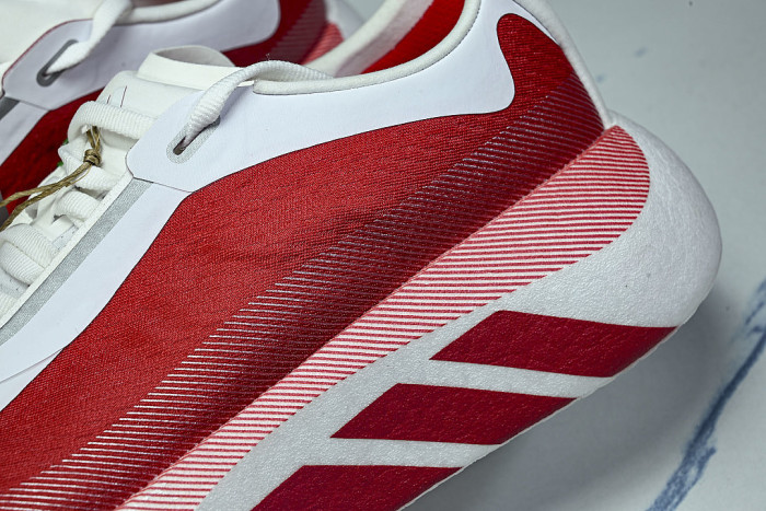 KI1913 HYPER BOOST EDGE CLOUD WHITE/PURE RUBY/ZERO METALIC