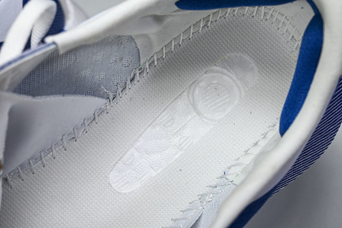 KI1911 HYPERBOOST EDGE CLOUD WHITE/EQT BLUE/ZERO METALLIC
