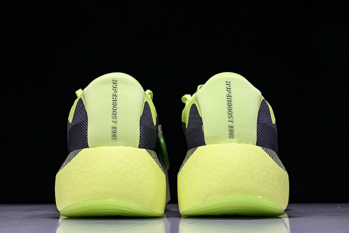 KI4413 HYPERBOOST EDGE SOLE-BOOSTING RUNNING SHOES GREEN/BLACK