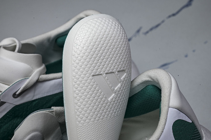 KI1912 HYPER BOOST EDGE CLOUD WHITE/EQT GREEN/ZERO METALLIC