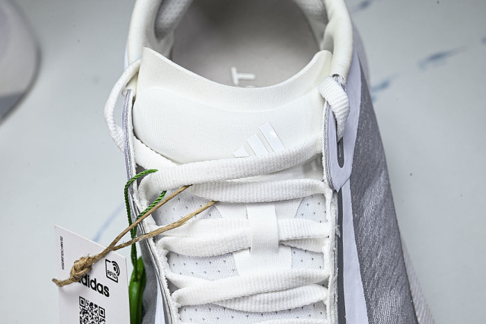 KK0288 HYPER BOOST EDGE CLOUD WHITE/LIGHT SOLID GREY/SILVER METALLIC