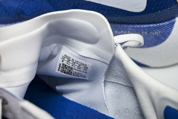 KI1911 HYPERBOOST EDGE CLOUD WHITE/EQT BLUE/ZERO METALLIC