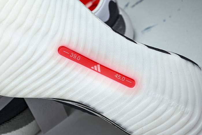 KI4392 HYPER BOOST EDGE CLOUD WHITE/AURORA ONIX/SOLAR TURBO