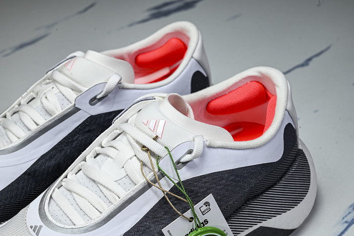 KI4392 HYPER BOOST EDGE CLOUD WHITE/AURORA ONIX/SOLAR TURBO