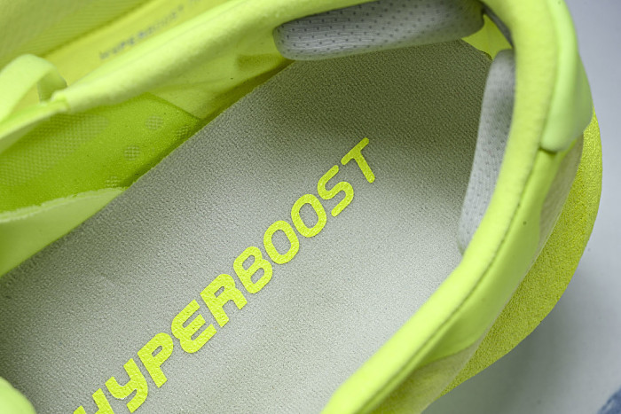 KI4412 HYPERBOOST EDGE SOLE-BOOSTING RUNNING SHOES GREEN/GREEN/GREEN