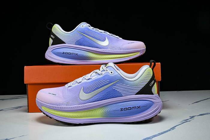 IB5169-500 VOMERO 18 VERSATILE ANTI SLIP LOW TOP RUNNING SHOES TARO PASTE PURPLE/DARK BLUE