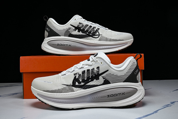 IB5726-100 VOMERO 18 VERSATILE ANTI SLIP LOW TOP RUNNING SHOES LIGHT GRAY/GREY