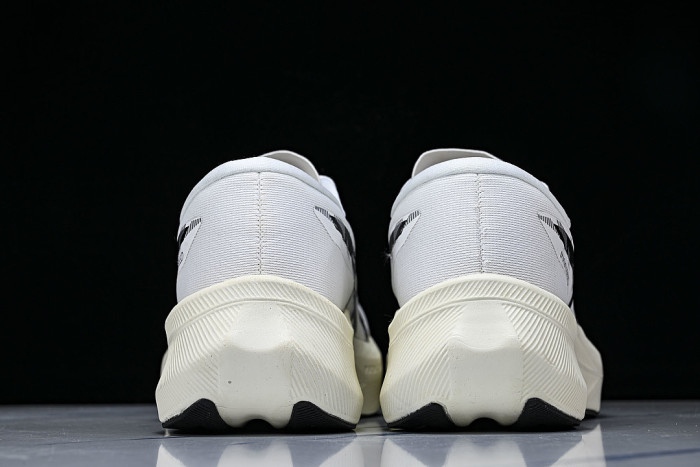 1011B873-101 MAGIC SPEED 4 WHITE/BLACK