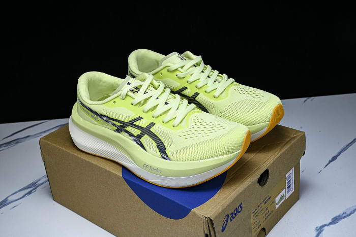 1011B875-751 MAGIC SPEED 4 HUDDLE YELLOW/METROPOLIS