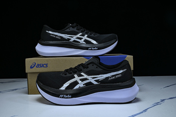 1011B704-001 MAGIC SPEED 4 BLACK/WHITE/BLACK